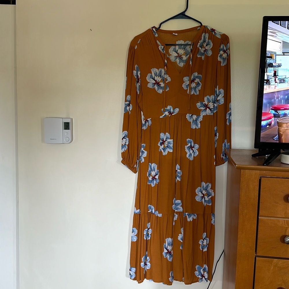 Old Navy Long sleeve midi dress